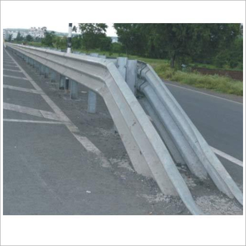 Three Beam Road Crash Barrier At Inr In Mumbai R Tech Co