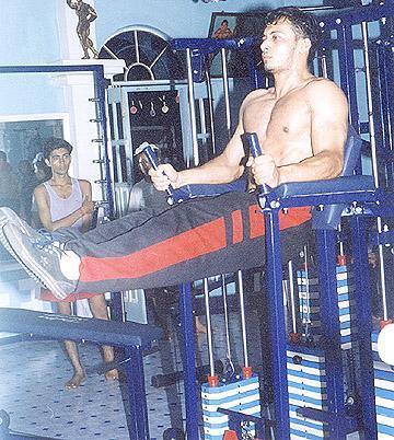 PARALLEL BARS(HIP-FLEXER)