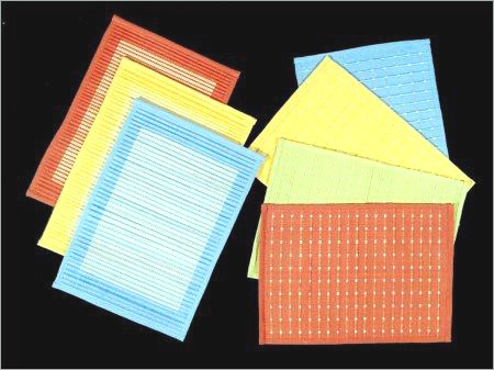 Place Mats & Napkins - Paper Variable Dimensions Red | Table Protection Easy Cleaning Reusable Set of 6