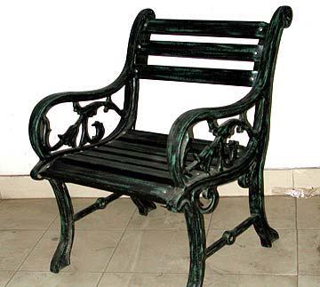 Garden Chair in Aluminium/Cast Iron & Wood
