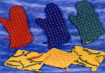 Home Textiles - Hand gloves & Pot holders