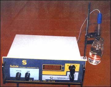 Table Top Digital pH Meter