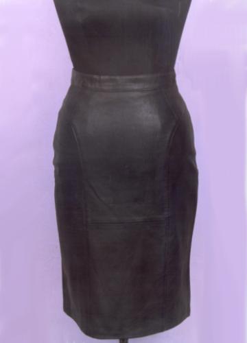 Leather Skirt - Genuine Leather, Knee-Length, Black | Stylish Design, Zipper Closure, Durable Material, Versatile Wear