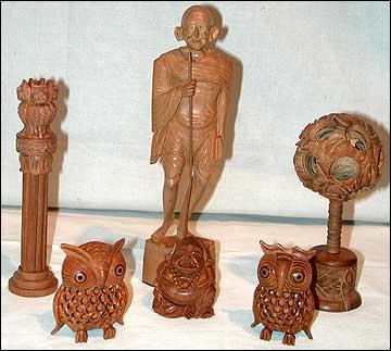 Sandalwood Statues & Figures