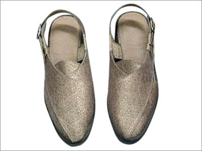 Men's Suits, Sherwanis & their coordinates (Turbans, sandals, broaches and ties)
