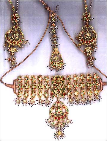 Choker Necklace with earrings & mang tika(Entire wedding set)
