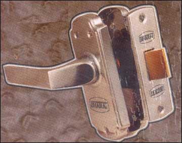 Baby Latch Set (With Steel Plate Handle & Screws)