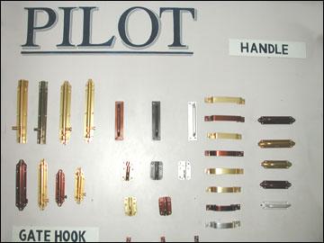 Handle & Gate Hook