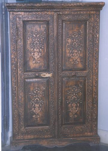 Wooden Antique Design Furniture Handicrafts - Customizable Height, Hand Carved Wood | Intricate Detail, Durable, Pre-Assembled