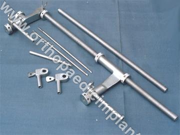 Large Femoral Distractor