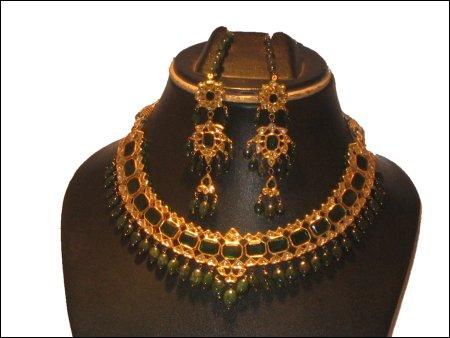 Kundan Necklace Set