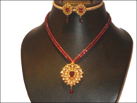 Kundan Necklace Set