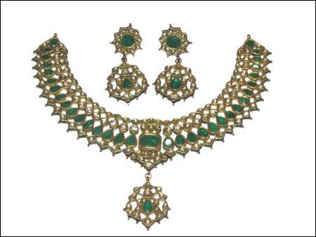 Kundan Necklace Set