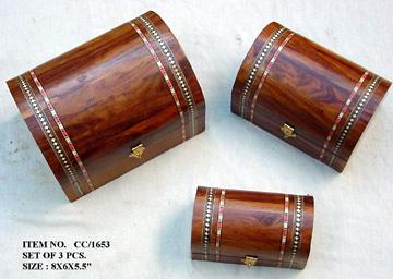 Wooden Carved Box Round