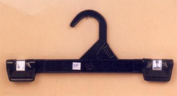 Bottom Hanger