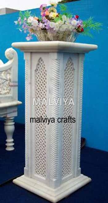 Jali Pedestal Stand