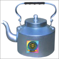 Kettle - Aluminum 20x15x25 cm 2 Liters | Fast Boiling Durable Material Easy to Clean Ergonomic Arc Handle Curved Spout