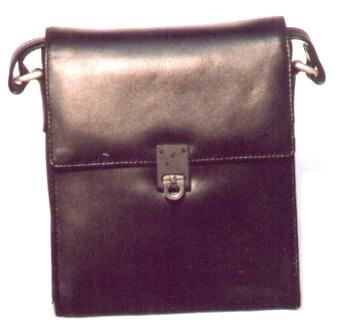 चमड़े के बैग