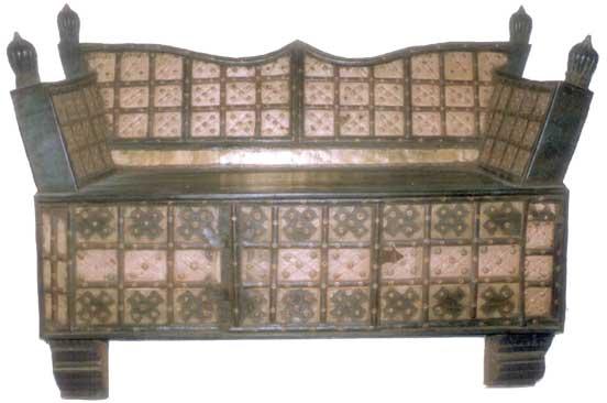 Art Taper Brass Sofa