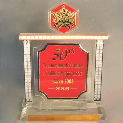 Trophies, Souvenirs & Momentoes - Crystal & Metal, Variable Dimensions, Red | Recognition, Achievement, Celebration, Appreciation