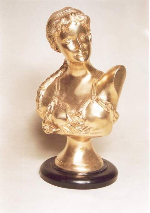 Polished Brass Figurine Height: 36 Centimeter (Cm)