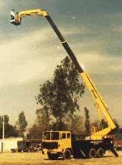 TELESCOPIC-ACCESS-PLATFORM
