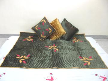 Cushions & Quilt