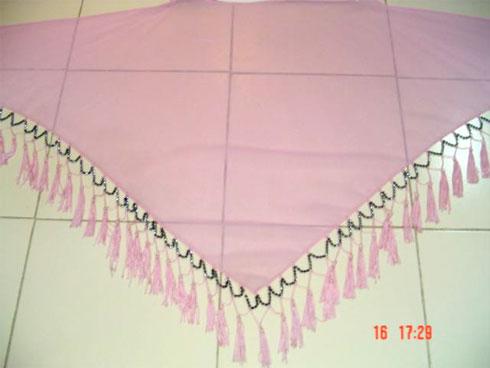 TRIANGLE SCARF