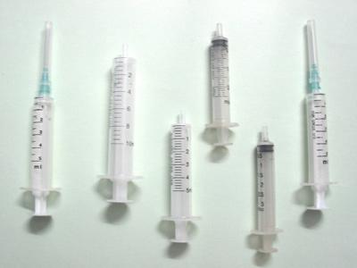 DISPOSABLE SYRINGES