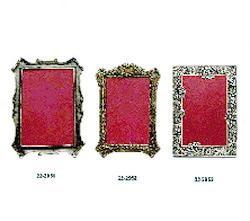 Frames & Display