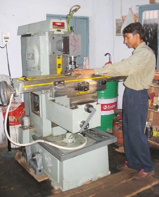 Universal Milling Machine