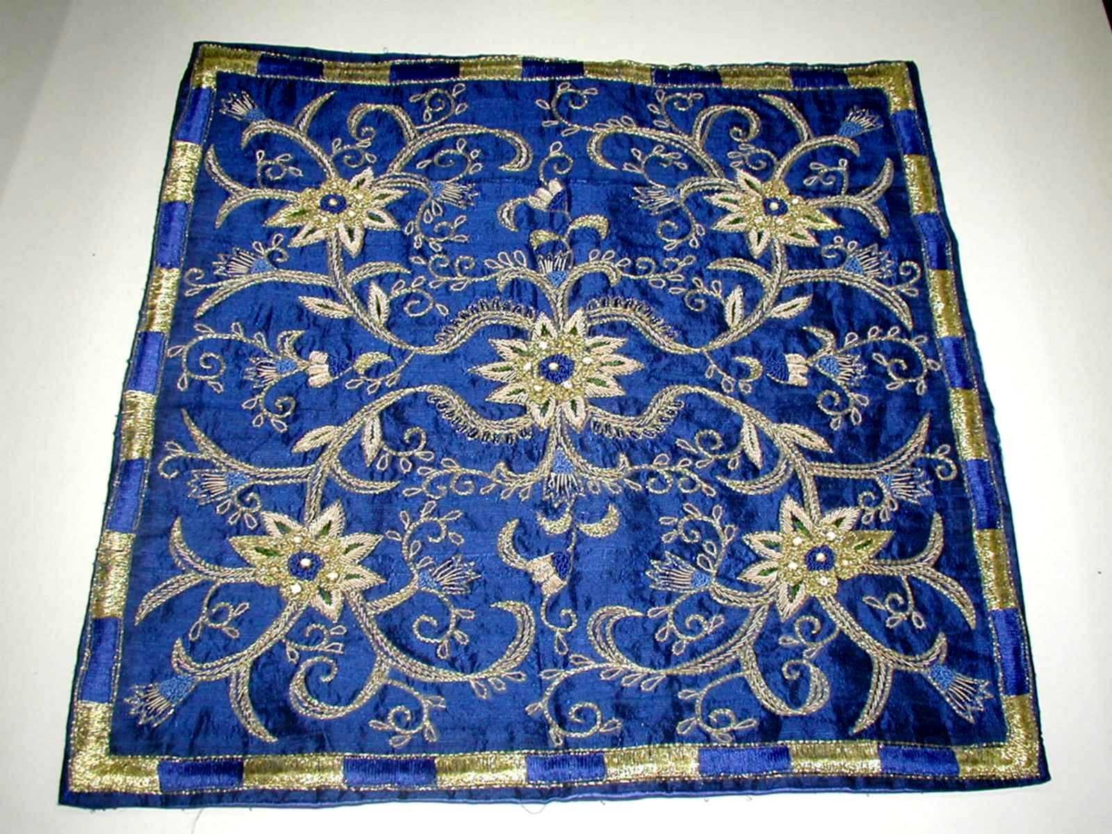 Embroiderd Cushion cover