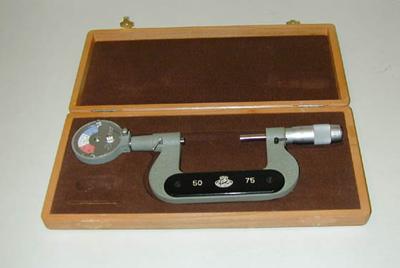 INDICATING MICROMETER