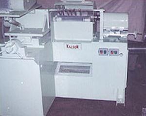 SLITTING MACHINE
