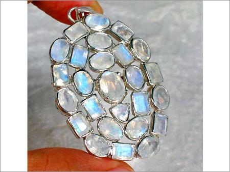 Rainbow Moonstone Pendent