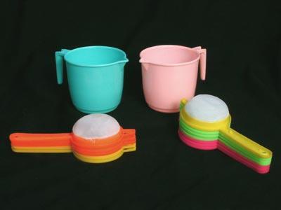 Plastic mug & tea strainer