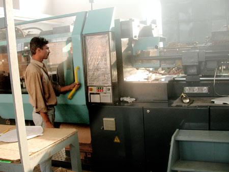 L&T Demag Moulding Machine