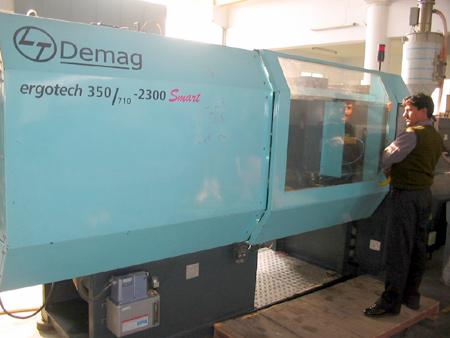 L&T Demag Moulding Machine