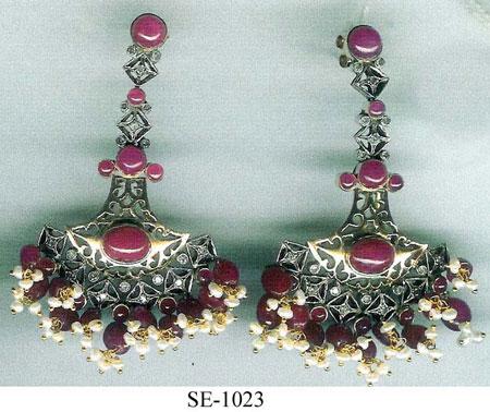 VICTORIAN JEWELLERY