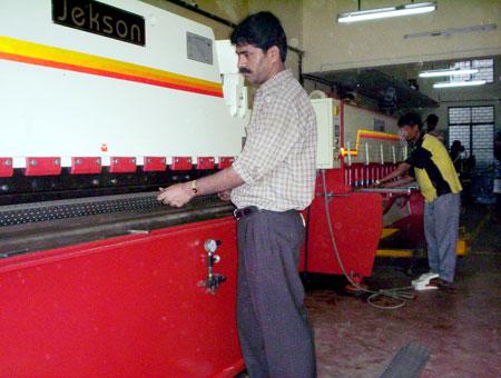 PRESS BRAKE