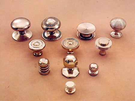 CABINET FITTINGS - CUPBOARD KNOBS