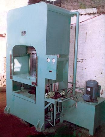 Hydraulic Press - Steel, 1000mm x 1500mm x 2000mm | 10kW Power, 200T Pressure, 500mm Stroke, 150mm Cylinder Diameter, High Pressure, Durable Design, Precise Control, Efficient Operation, Versatile Applications