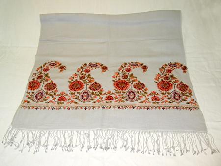 SHAWLS & STOLES