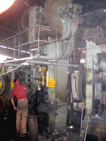 Friction Screw Press (300 Ton)