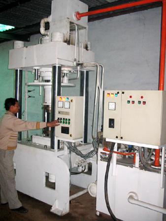 Hydraulic Press for Cold Forging (200 Ton)