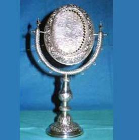 Mirror stand