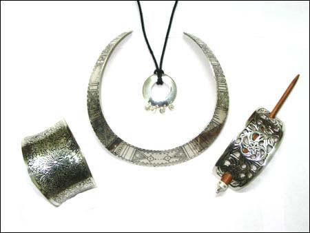 Necklace & Hair Clip
