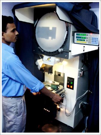 Computerised Profile Projector