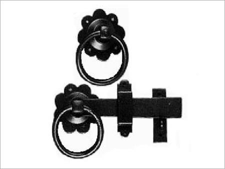 Ring handle latch