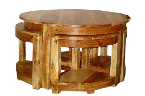 coffee table w/ stools.